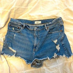 Abercrombie and Fitch, high-rise mom short
